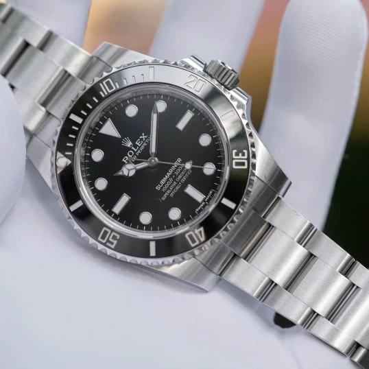 Rolex Oyster Perpetual Submariner No-Date 40mm Ref. 114060 – Black Dial