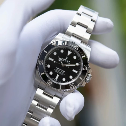 Rolex Oyster Perpetual Submariner No-Date 40mm Ref. 114060 – Black Dial