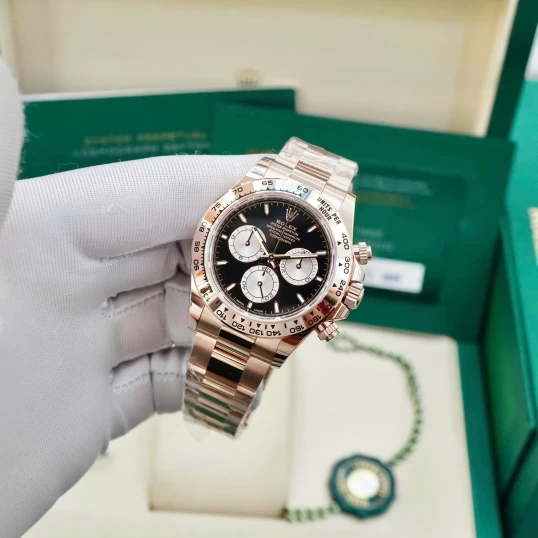 Rolex Oyster Perpetual Cosmograph Daytona 40mm Ref. 126505-0001– Everose Gold