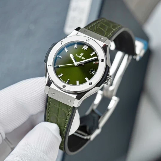 Hublot Classic Fusion 33mm – Green Dial – Ref. 581.NX.8970.LR