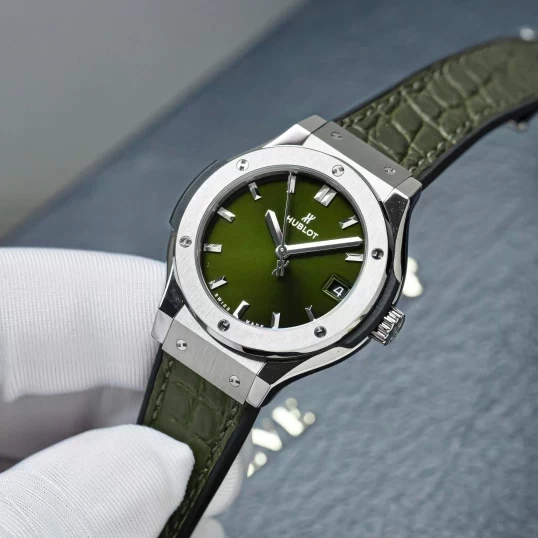 Hublot Classic Fusion 33mm – Green Dial – Ref. 581.NX.8970.LR