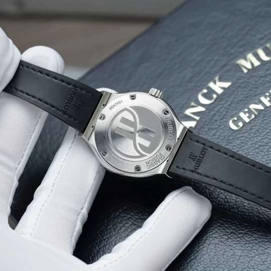 Hublot Classic Fusion 33mm – Green Dial – Ref. 581.NX.8970.LR