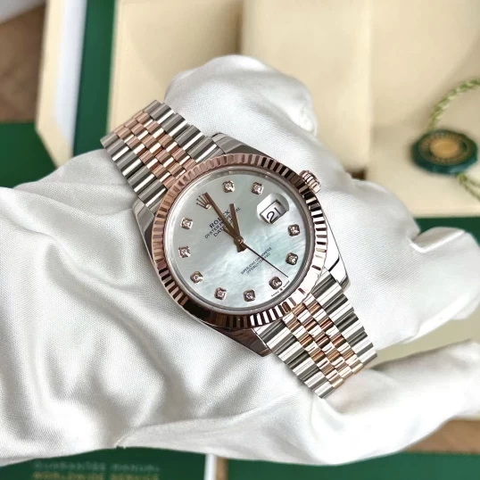 Rolex Oyster Perpetual Datejust 41 Ref. 126331– MOP Diamond Dial