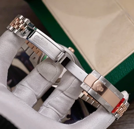 Rolex Oyster Perpetual Datejust 36mm Ref. 126231 – White Dial