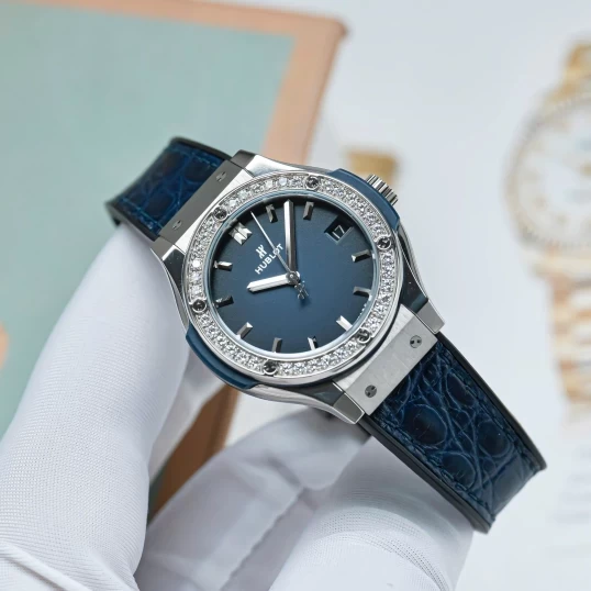 Hublot Classic Fusion 33mm Blue Dial Diamond Bezel – 581.NX.6670.LR.1104.JPN19
