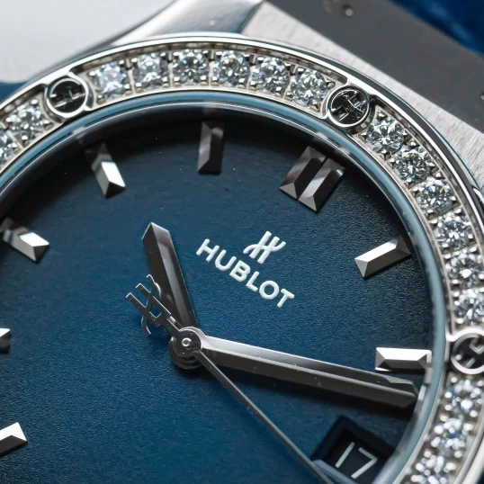 Hublot Classic Fusion 33mm Blue Dial Diamond Bezel – 581.NX.6670.LR.1104.JPN19