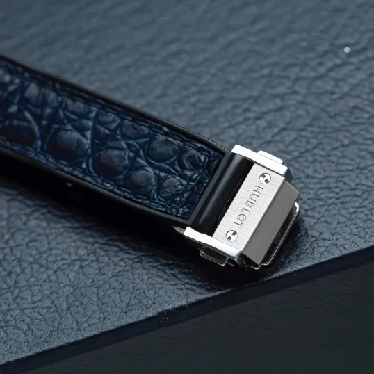 Hublot Classic Fusion 33mm Blue Dial Diamond Bezel – 581.NX.6670.LR.1104.JPN19