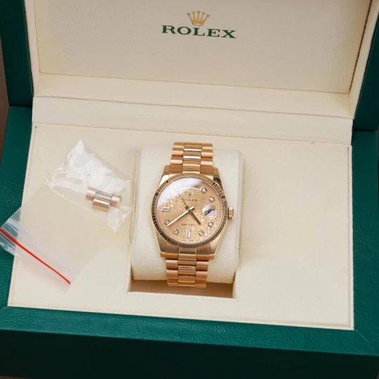 Rolex Oyster Perpetual Day-Date 36 Mặt vi tính vàng - Ref. 118238