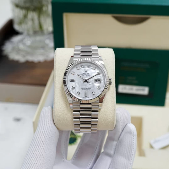 Rolex Oyster Perpetual Day-Date 36mm White Gold – Ref.128239 Mother Of Pearl Diamond Dial