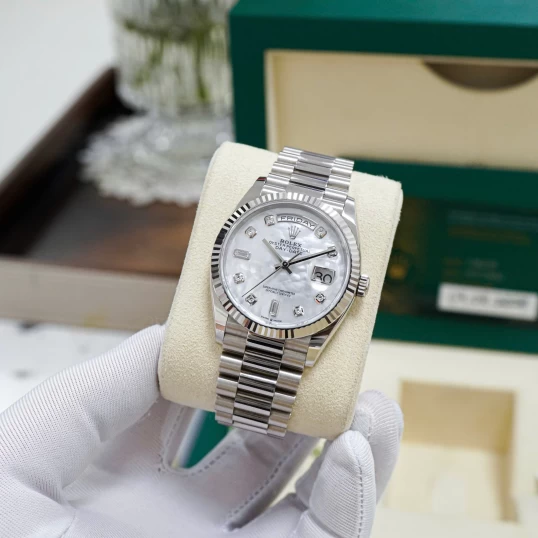 Rolex Oyster Perpetual Day-Date 36mm White Gold – Ref.128239 Mother Of Pearl Diamond Dial