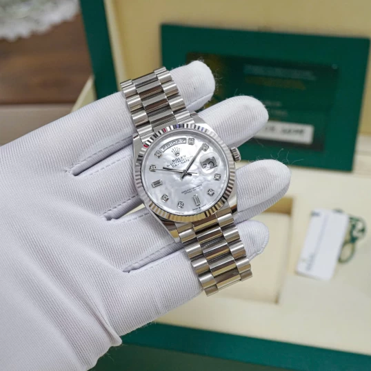 Rolex Oyster Perpetual Day-Date 36mm White Gold – Ref.128239 Mother Of Pearl Diamond Dial