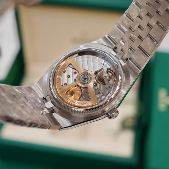 Rolex Oyster Perpetual Land-Dweller 36mm Ref. 127234-0001 – Mặt số trắng họa tiết tổ ong