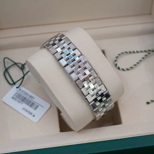 Rolex Oyster Perpetual Land-Dweller 36mm Ref. 127234-0001 – Mặt số trắng họa tiết tổ ong