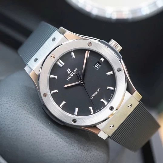 Hublot Classic Fusion 42mm 542.NX.1171.LR – Black Dial