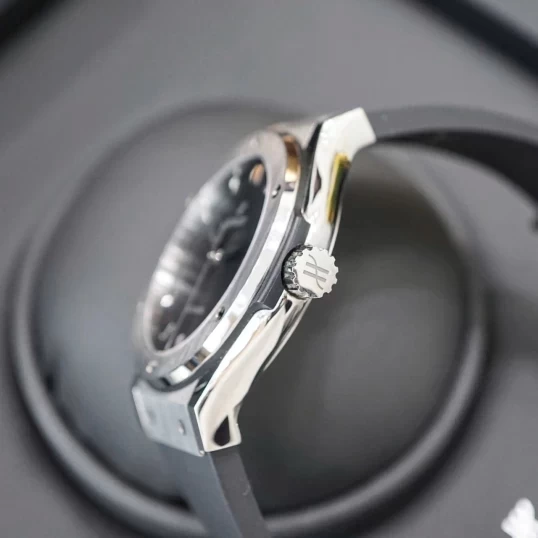 Hublot Classic Fusion 42mm 542.NX.1171.LR – Black Dial