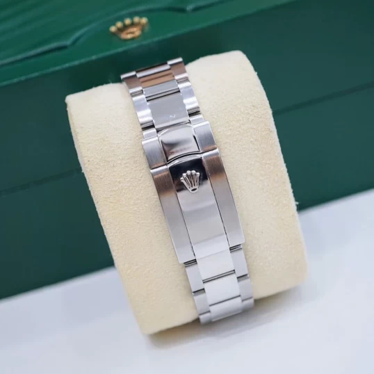 Rolex Oyster Perpetual Datejust 36 Ref. 126234 – Black Dial Diamond