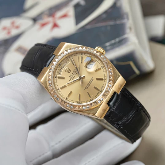 Rolex Oysterquartz Day-Date Ref. 19018 Yellow Gold Champagne Dial Diamond Bezel