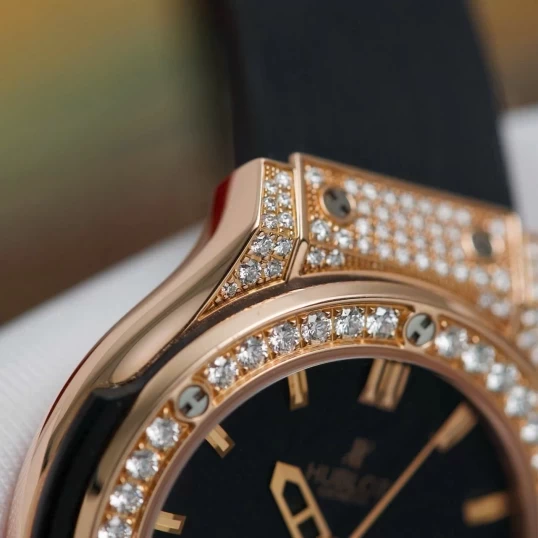 Hublot Classic Fusion King Gold Pave 33mm Ref. 581.OX.1180.RX.1704