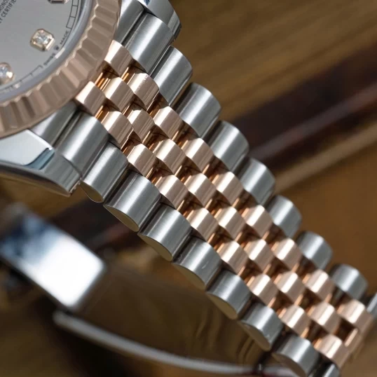 Rolex Oyster Perpetual Datejust 41 Ref. 126331 Sundust Diamond Dial