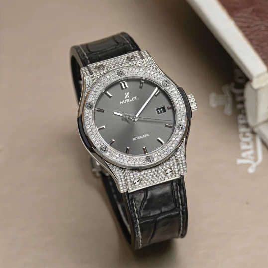 Hublot Classic Fusion Grey Titanium 42mm Ref. 542.NX.7071.LR Custom Diamond