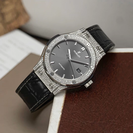 Hublot Classic Fusion Grey Titanium 42mm Ref. 542.NX.7071.LR Custom Diamond