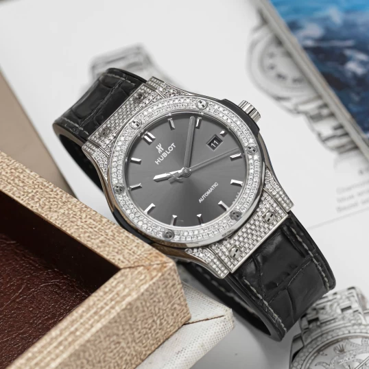 Hublot Classic Fusion Grey Titanium 42mm Ref. 542.NX.7071.LR Custom Diamond