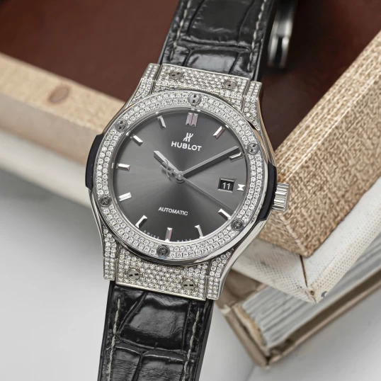 Hublot Classic Fusion Grey Titanium 42mm Ref. 542.NX.7071.LR Custom Diamond