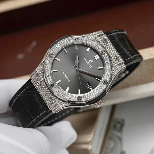 Hublot Classic Fusion Grey Titanium 42mm Ref. 542.NX.7071.LR Custom Diamond