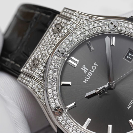 Hublot Classic Fusion Grey Titanium 42mm Ref. 542.NX.7071.LR Custom Diamond