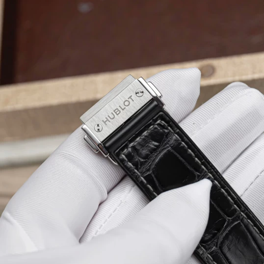 Hublot Classic Fusion Grey Titanium 42mm Ref. 542.NX.7071.LR Custom Diamond