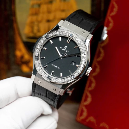 Hublot Classic Fusion 42mm Ref. 542.NX.1171.RX Diamond Bezel