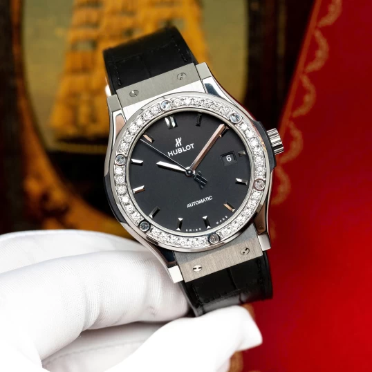 Hublot Classic Fusion 42mm Ref. 542.NX.1171.RX Diamond Bezel