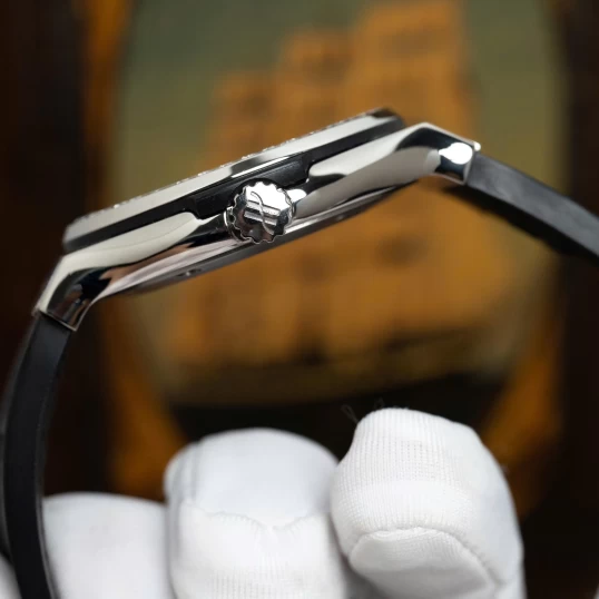 Hublot Classic Fusion 42mm Ref. 542.NX.1171.RX Diamond Bezel