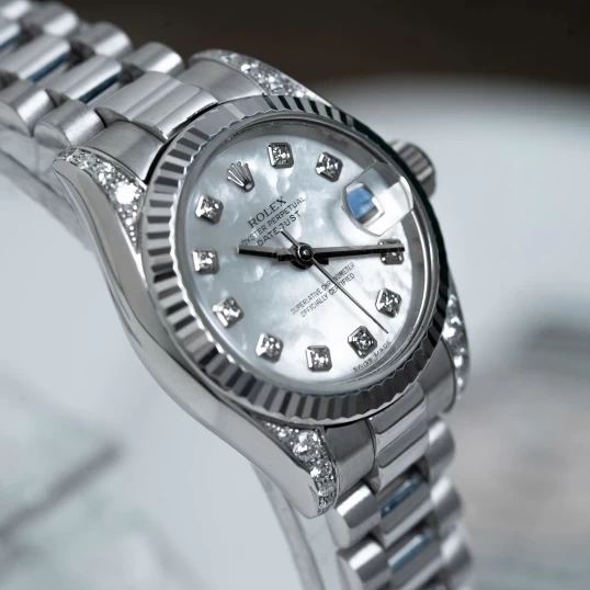 Rolex Lady-Datejust 26mm Ref. 179239 – MOP Diamond Dial