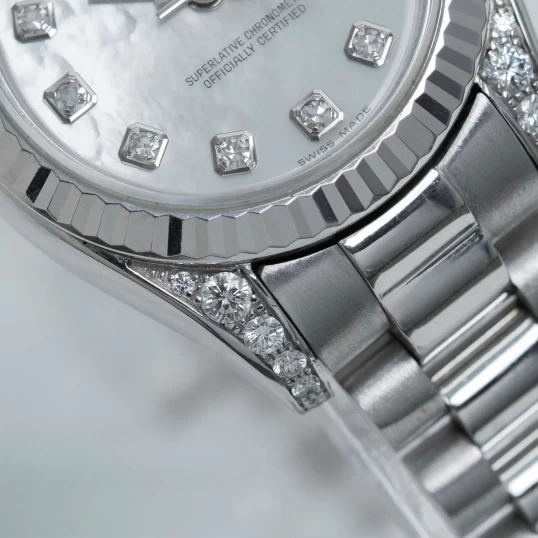 Rolex Lady-Datejust 26mm Ref. 179239 – MOP Diamond Dial