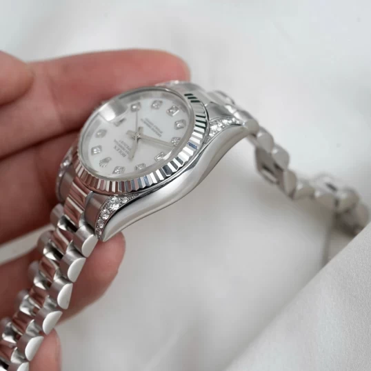 Rolex Lady-Datejust 26mm Ref. 179239 – MOP Diamond Dial