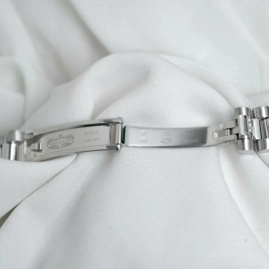 Rolex Lady-Datejust 26mm Ref. 179239 – MOP Diamond Dial