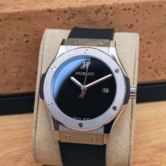 Hublot Classic Fusion 42mm – Ref. 591.NX.1270.RX.MDM – Black Dial