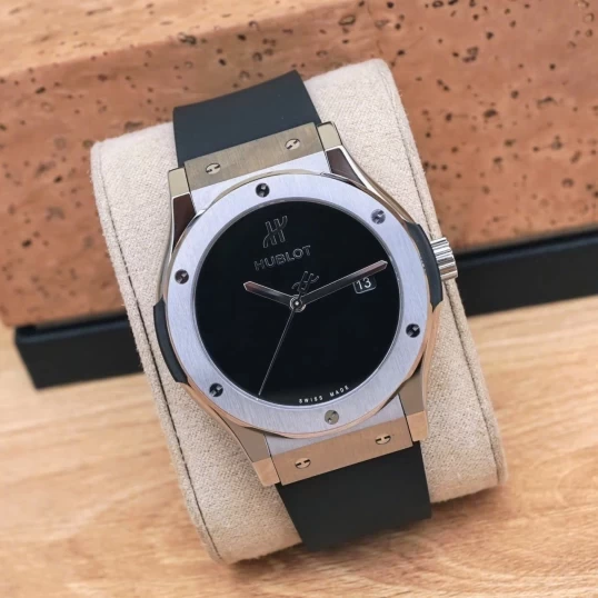 Hublot Classic Fusion 42mm – Ref. 591.NX.1270.RX.MDM – Black Dial