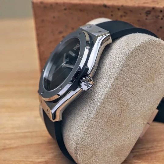 Hublot Classic Fusion 42mm – Ref. 591.NX.1270.RX.MDM – Black Dial