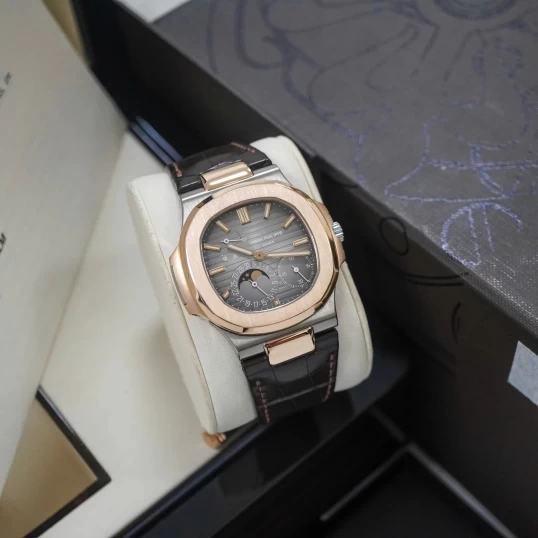 Patek Philippe Nautilus Moonphase Power Reserve 40mm Ref. 5712GR-001