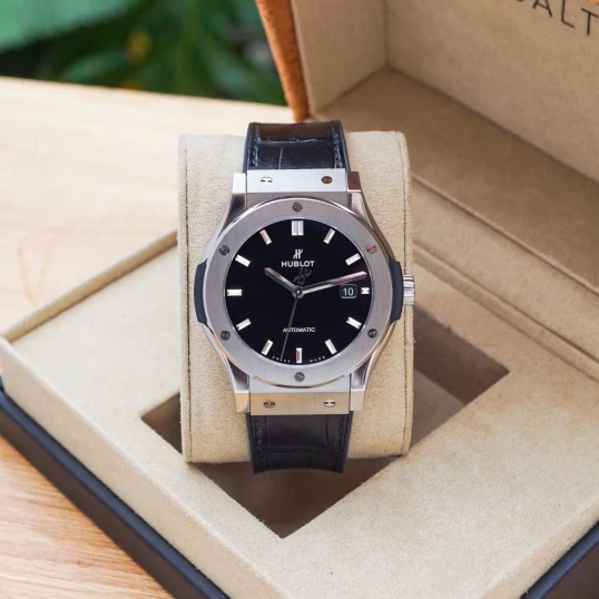 Hublot Classic Fusion Black Titanium 42mm - 542.NX.1270.LR