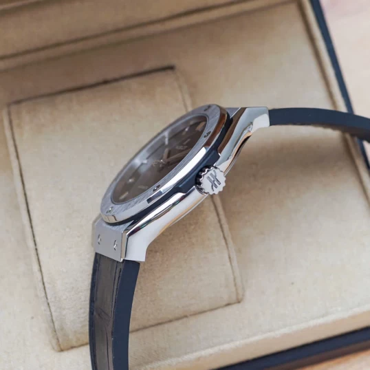 Hublot Classic Fusion Black Titanium 42mm - 542.NX.1270.LR