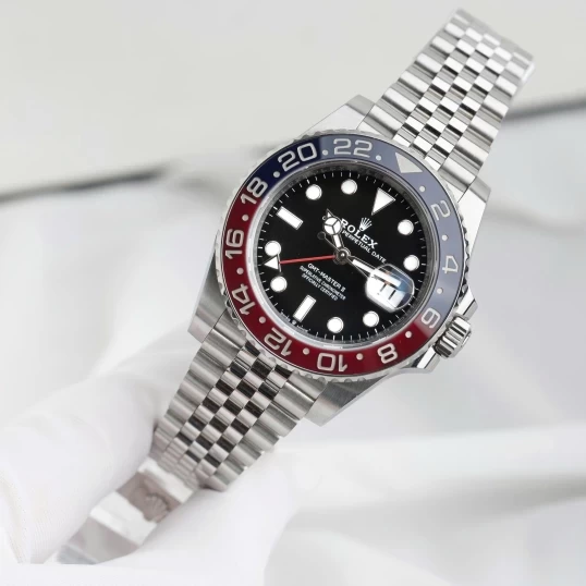 Rolex Oyster Perpetual GMT-Master II Pepsi 40mm – Ref. 126710BLRO