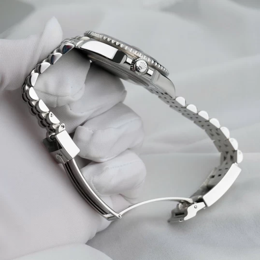 Rolex Oyster Perpetual GMT-Master II Pepsi 40mm – Ref. 126710BLRO