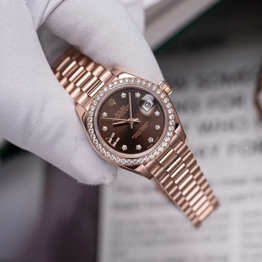 Rolex Oyster Perpetual Lady-Datejust Chocolate Dial Diamond Bezel 28mm – Ref. 279135RBR