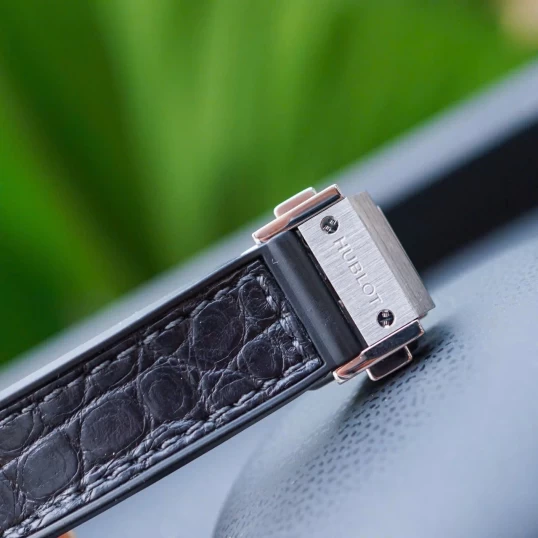 Hublot Classic Fusion Grey Dial Diamond 33mm – Ref. 581.NX.7071.LR.1104