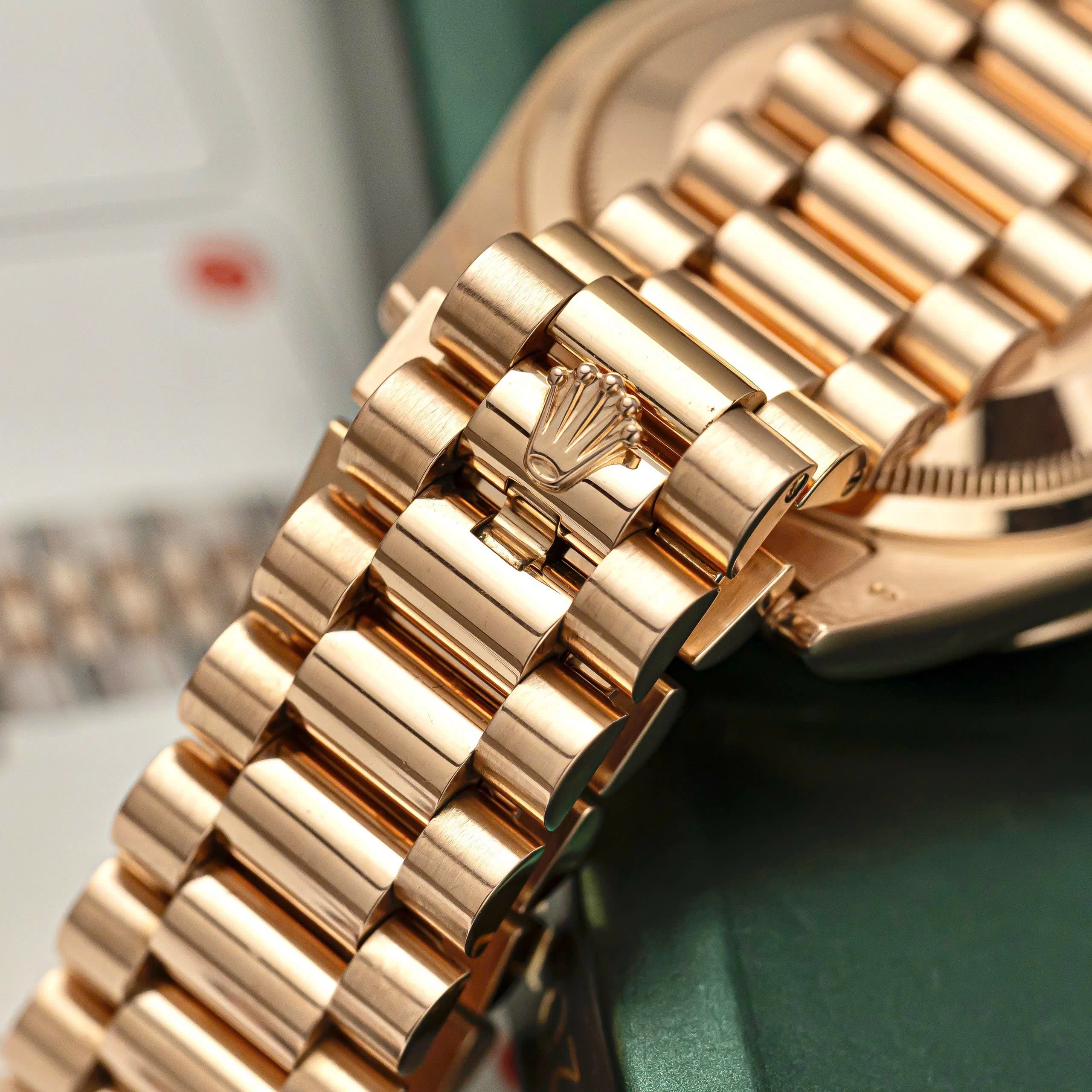 Rolex Oyster Perpetual Day-Date 36mm Ref 118235 Vi tính hồng