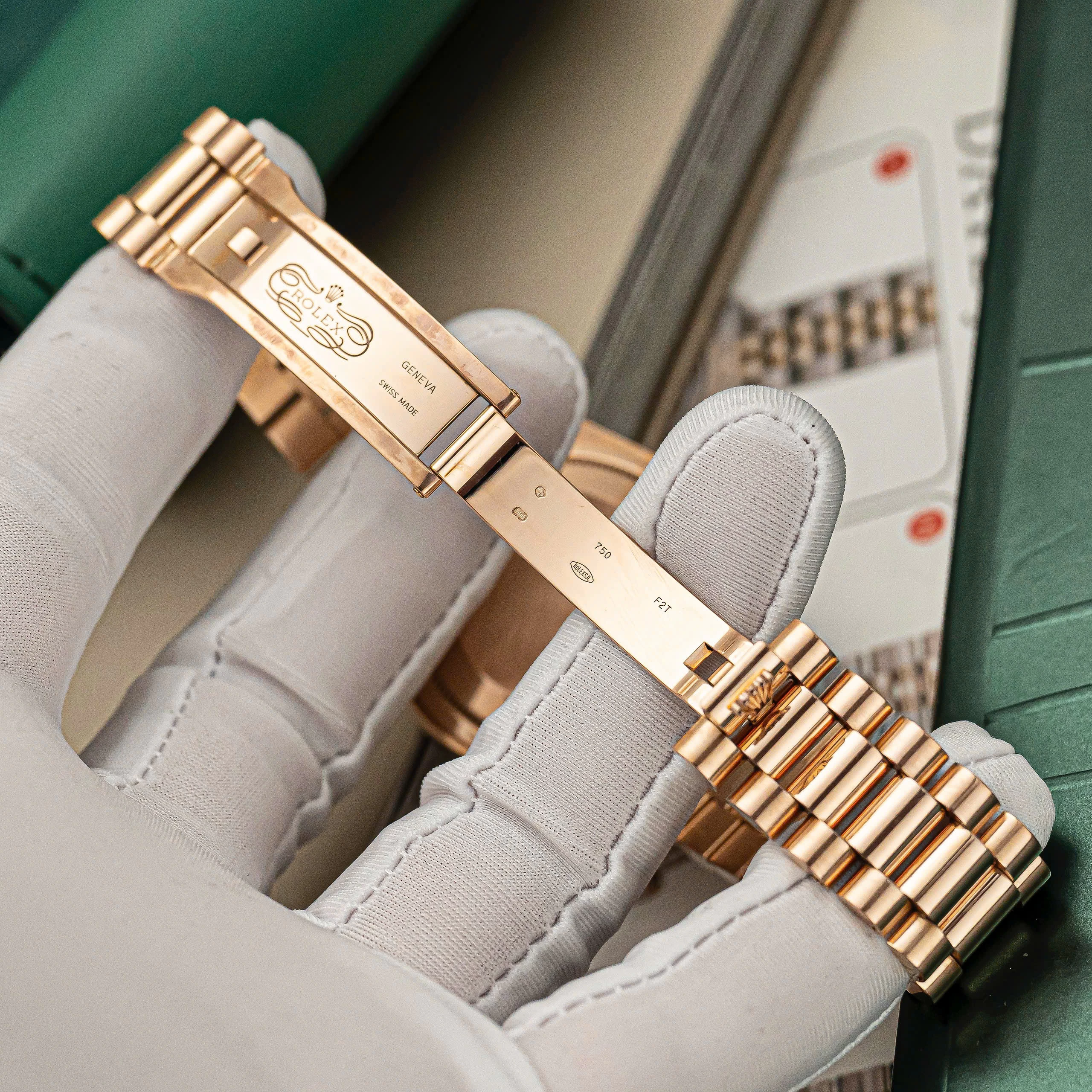 Rolex Oyster Perpetual Day-Date 36mm Ref 118235 Vi tính hồng