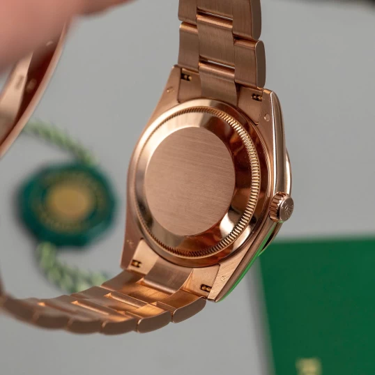 Rolex Oyster Perpetual Day-Date 36mm Ref. 118205 – Everose Gold – MOP Diamond Dial